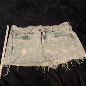 Distressed Old Navy boyfriend shorts size 8.